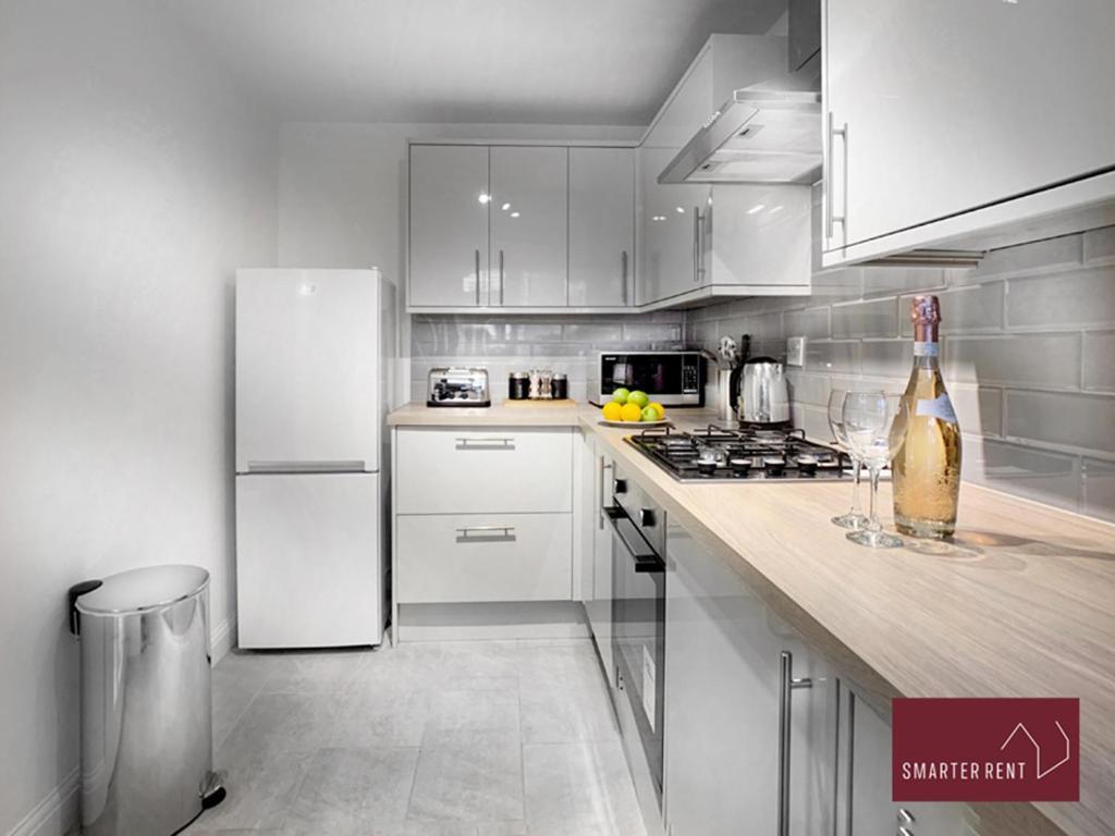 דירות Wokingham - 2 Bed Modern House - Parking מראה חיצוני תמונה